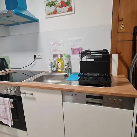 Гостевой дом Gaestehaus Monteurzimmer #6 Eigenes Bad Parkplatz Юлих