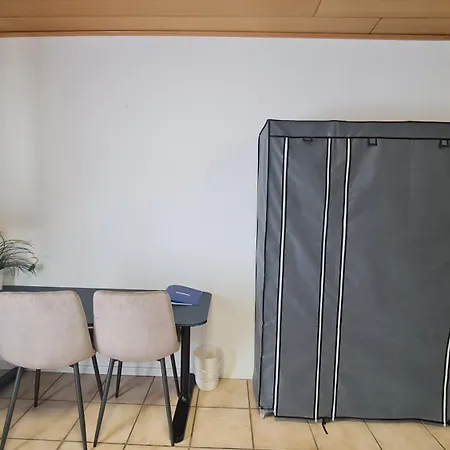 Гостевой дом Gaestehaus Monteurzimmer #6 Eigenes Bad Parkplatz 3*