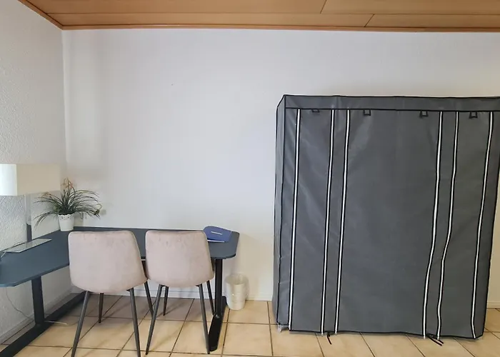 Гостевой дом Gaestehaus Monteurzimmer #6 Eigenes Bad Parkplatz 3*